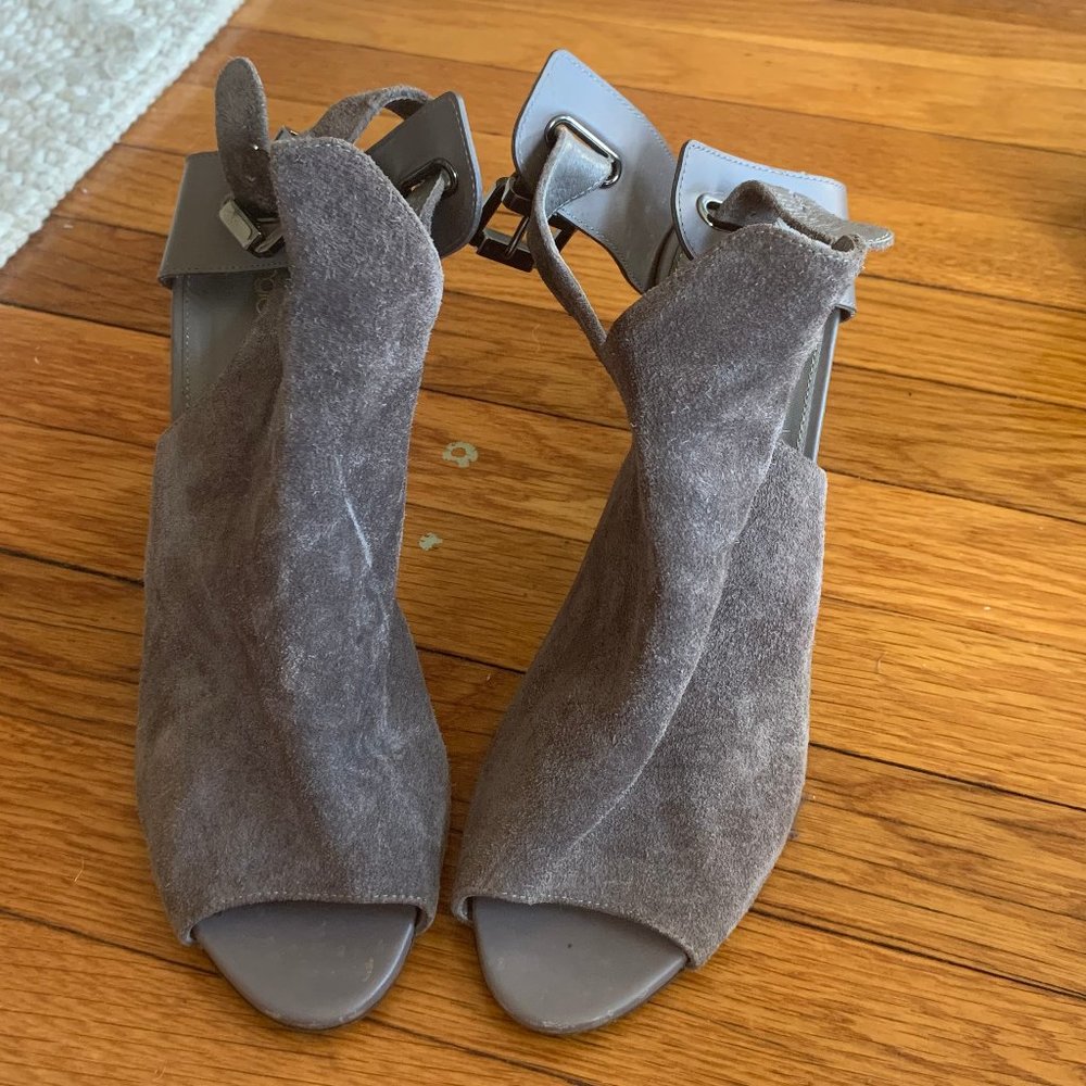Slightly Worn Sergio Rossi Grey Suede Pumps